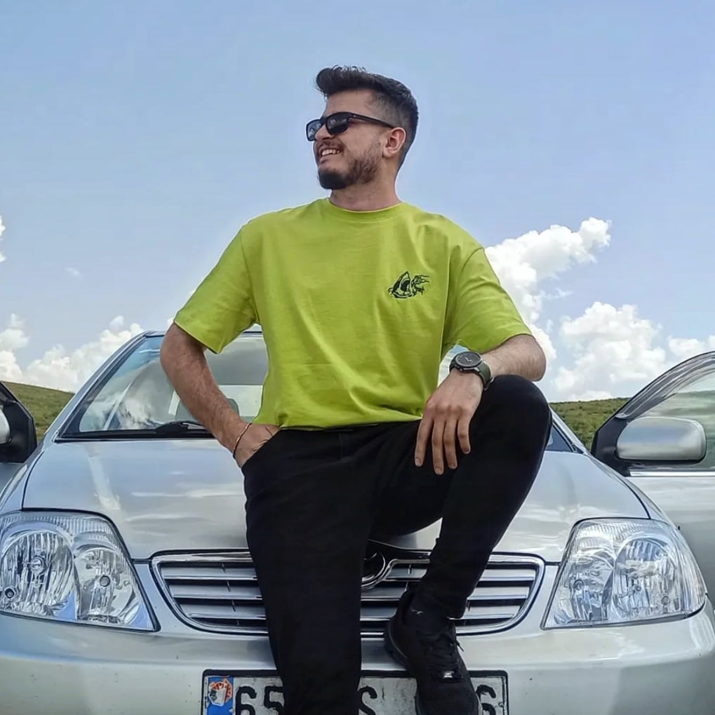 ozzcaannnn's tweet photo. #YeniProfilResmi 💚 https://t.co/bH48vCRyAS