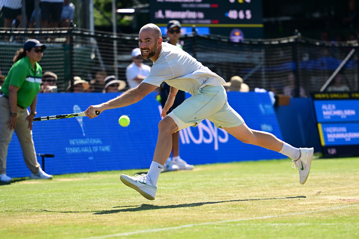 TennisHalloFame's tweet image. Your moment, @AdrianMannarino 🏆

The 10th trip to Newport was the charm! 🌱

@atptour | #InfosysHallofFameOpen
