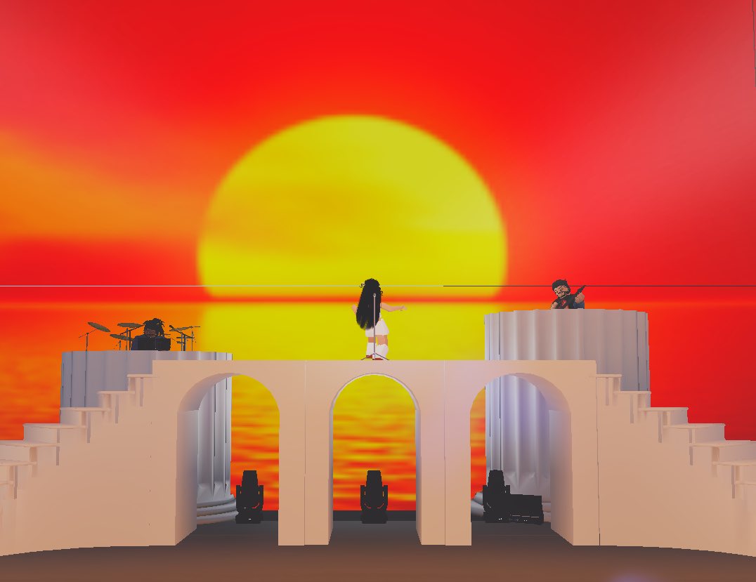 M00NLIGHTMARI's tweet photo. THANK YOU @koachellarblx For the past 2 days I had so much fun preforming AND I GOT TO MEET @twiserblx CHAEYOUNG AFTER MY SET?!! omg ty to Gavin, Grayson, Mork and all of the se crew ily guys sm! See you all next year!! 💟 https://t.co/56TIECzqEf