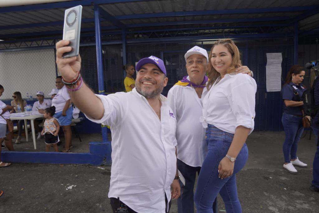 Quiero felicitar a todos los <a href="/panamenistas/">Panameñistas</a>  en especial a los de San Miguelito. Hoy como hermanos vivimos una fiesta democrática con mucho entusiasmo y civismo. Juntos vamos hacia la victoria en el 2024.