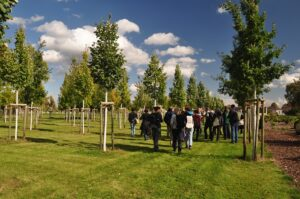 Noch ein Verein mit Permakultur :

Kompetenzplattform Permakultur-Landwirtschaft i.Zus.
mit Hochschule für Agrar-, Forst- und Lebensmittelwissenschaften HAFL

permakultur-landwirtschaft.org/veranstaltunge…