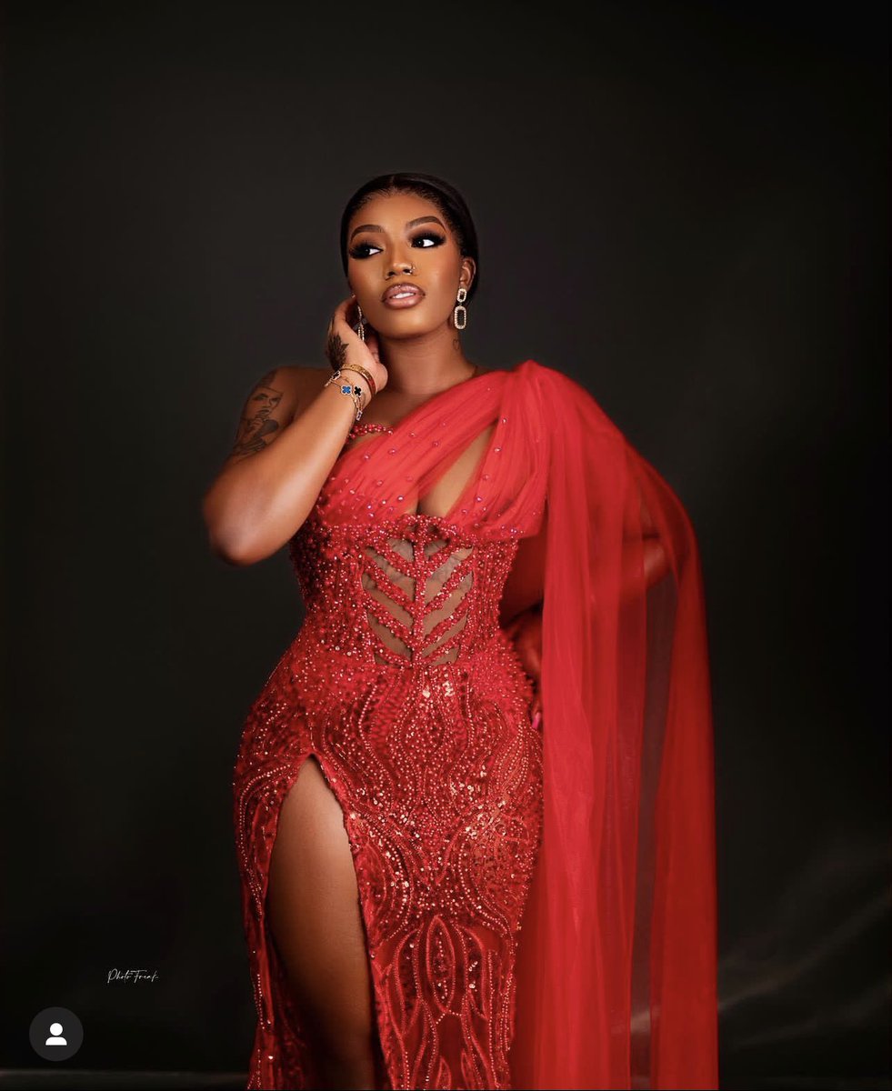 EdemBedi's tweet photo. Beauty,confidence,intelligence,baddie,classy,growth and consistency in one!!!
My girl is back, the trendsetter!!! JBMoney!!!🗣👍👍 https://t.co/emMFi0qaDm