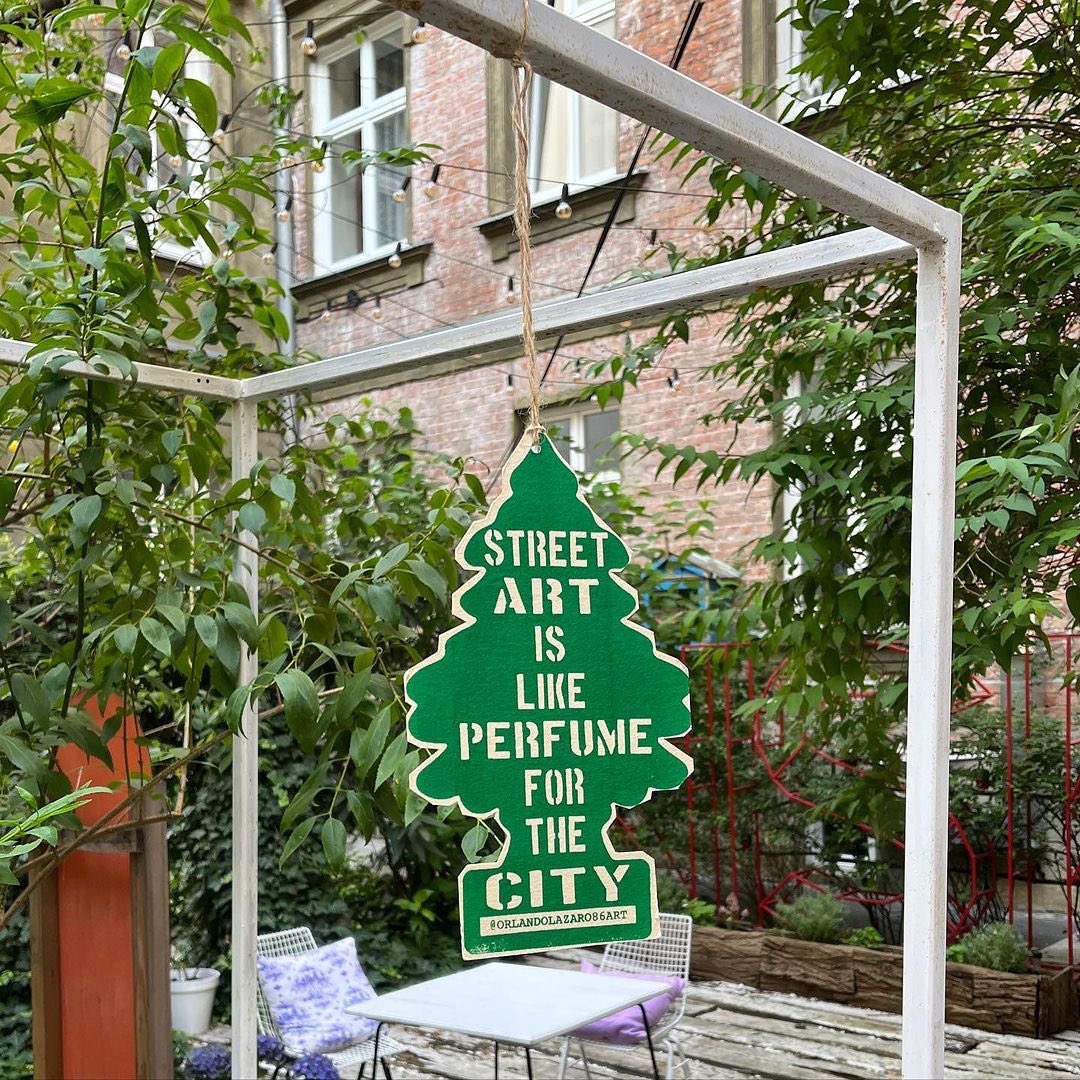 streetart_cz's tweet photo. #StreetArtPraha on tour 🌍
@warszawa 🇵🇱 3/3
1️⃣ #WojciechKolaczOtecki 2️⃣ #NeSpoon &amp; #MaggyAndArtists 3️⃣ #OrlandoLazaroOrtega
📸 17-18.07.2023.
📍 Warszawa, Szpitalna 6
#oteckiart #orlandolazaro86art 
#streetartwarszawa #streetartwarsaw #streetart #streetarteverywhere #warszawa https://t.co/jZqNfp2Nsj