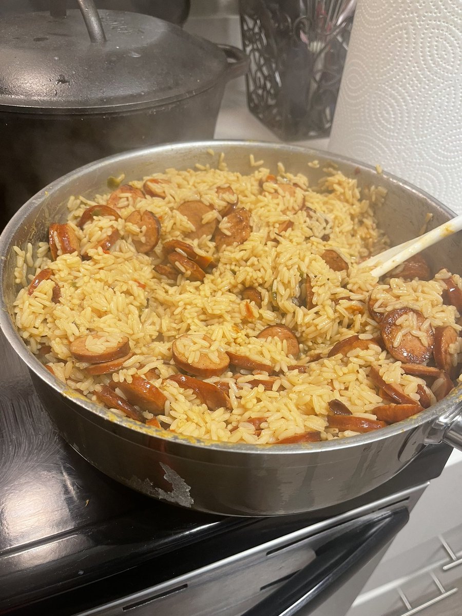 Michaelgrant567's tweet photo. Dirty rice and sausage for the w! https://t.co/1gvNV0pbFc