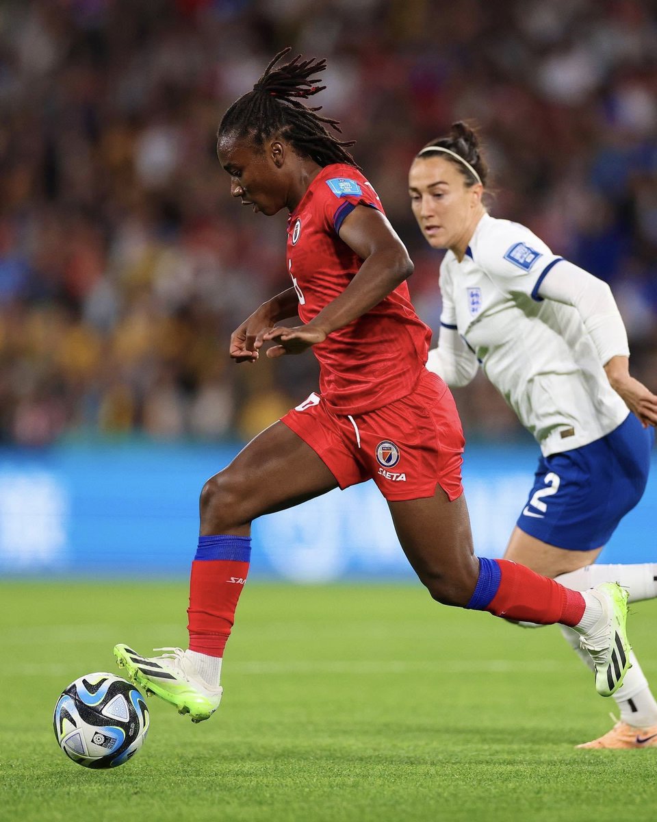 Sportpasiontv's tweet photo. 🔵 Emma Hayes, entraîneure de Chelsea, a été éblouie par la performance de Corventina : “Elle deviendra l'une des meilleures joueuses du monde” 💙❤️ https://t.co/wtM6WL5CJz