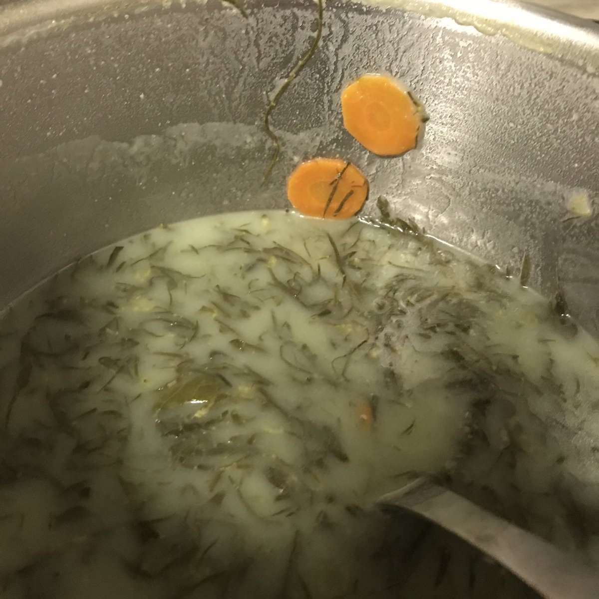 Mãezinha começa a exibir os primeiros sinais de demência 😔