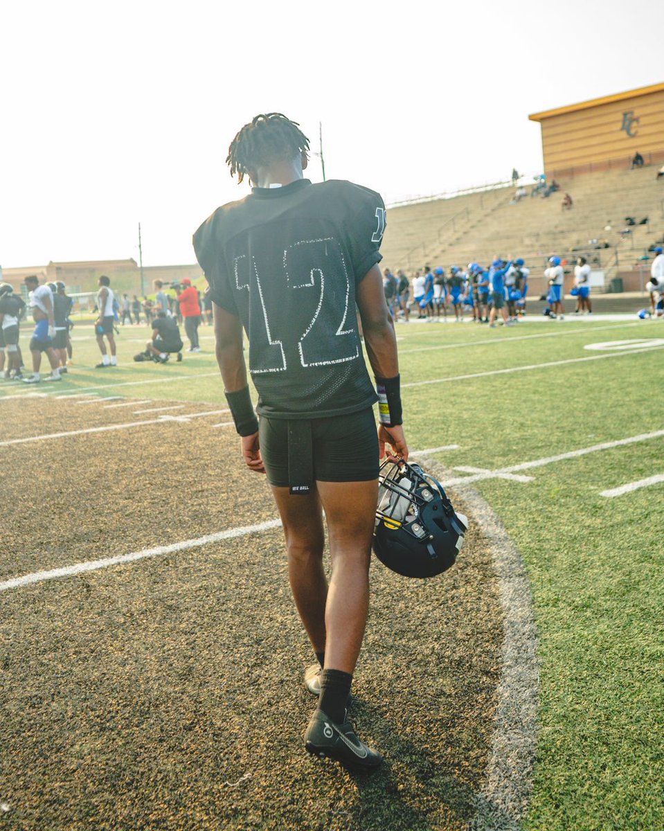 Kamare “ Slide “ Matthews ❤️🔥 (@officialkamare1) on Twitter photo Great summer with the guys , it’s the season now lets get money 💫 <a href="/high_spalding/">Spalding High Football</a> <a href="/CoachSims_SHS/">Coach D.Sims</a> <a href="/RodneyJ_4/">Rodney Jackson Jr🥀</a> <a href="/CarlKearneyJr1/">Coach Kearney</a> <a href="/CoachTHoffmann/">Thomas Hoffmann</a> Great summer with the guys , it’s the season now lets get money 💫 <a href="/high_spalding/">Spalding High Football</a> <a href="/CoachSims_SHS/">Coach D.Sims</a> <a href="/RodneyJ_4/">Rodney Jackson Jr🥀</a> <a href="/CarlKearneyJr1/">Coach Kearney</a> <a href="/CoachTHoffmann/">Thomas Hoffmann</a>