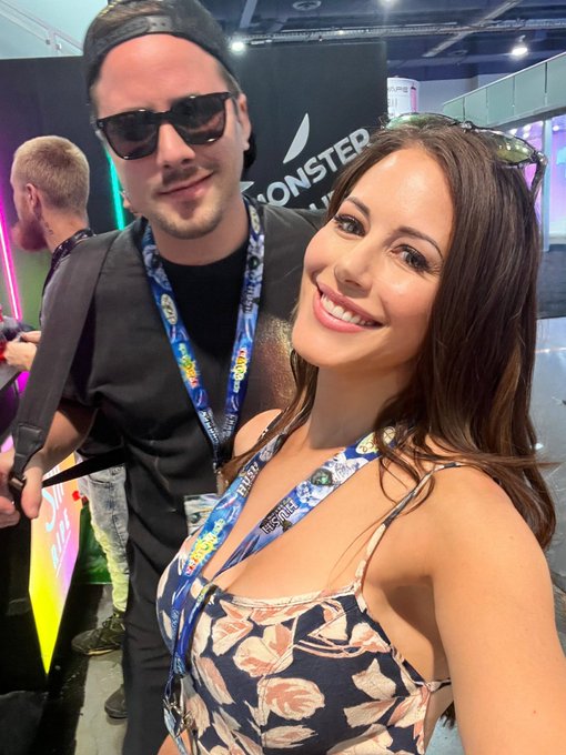 Having a blast with @JessyJonesxxx and @LVchocolate_rb in vegas https://t.co/AjJE0iLedn<a class="tags" href="/tag/jessyjonesxxx">@jessyjonesxxx</a><a class="tags" target="_blank" title="On Twitter" href="/?out=eyJ0eXAiOiJKV1QiLCJhbGciOiJIUzUxMiJ9.eyJpYXQiOjE3MjA4MTE5NDIsImlzcyI6InR3cG9ybnN0YXJzLmNvbSIsIm5iZiI6MTcyMDgxMTk0MiwiZXhwIjoxNzUyMzQ3OTQyLCJyZWRpcmVjdF91cmwiOiJodHRwczovL3R3aXR0ZXIuY29tL0xWY2hvY29sYXRlX3JiIn0.iImdAqnXVSs1tF3CtMg108W0bnYDLHBHoO5K_sXLNlLIbgFa0WDuf7saYADMrmgJz61rsOt4dsu9d4qfKZtlFw">@LVchocolate_rb</a><a href="/tag/mvsales"class="tags"><span>#mvsales</span></a>