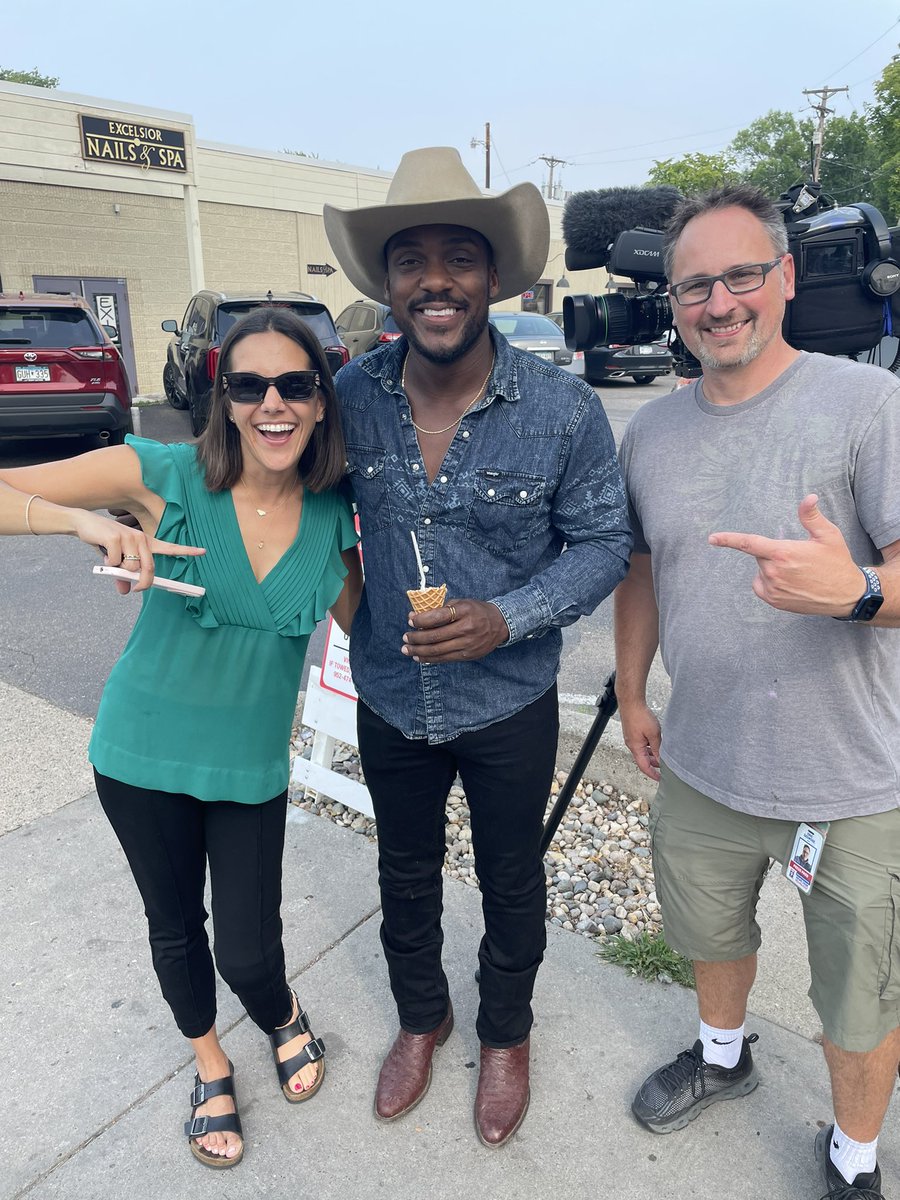 Any Farmer Wants A Wife fans?? look who we ran into in downtown Excelsior today… 👀