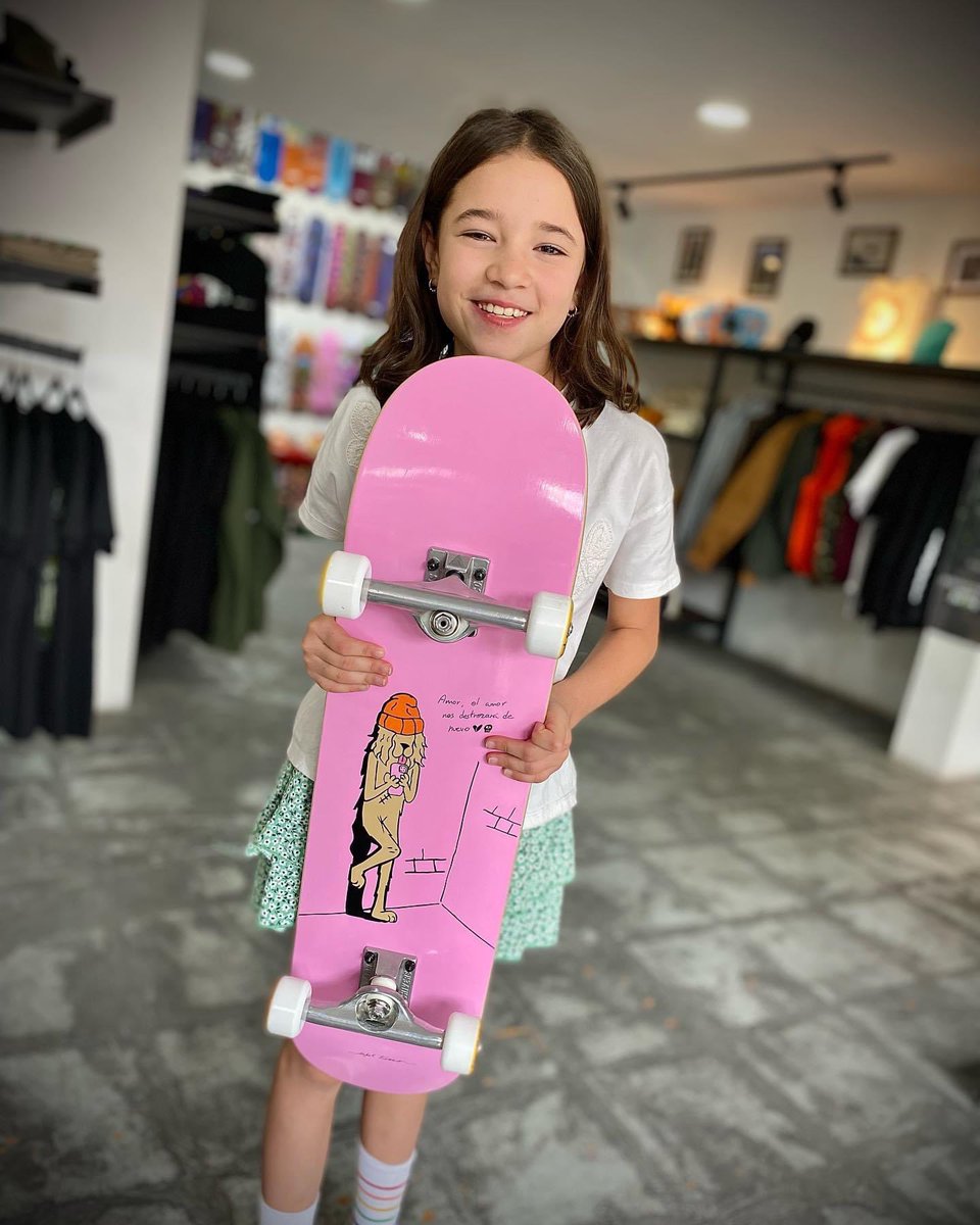 ChilangoSkate's tweet photo. Clientes felices 😍 Muchas gracias a todos los que nos apoyan día a día, ya casi cumplimos 13 años ❤️‍🔥 https://t.co/m92YJJyzZQ