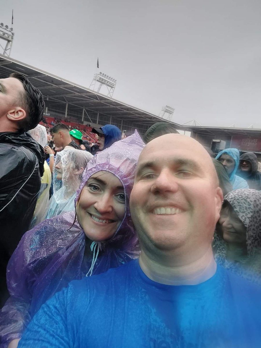 dublingooner07's tweet photo. July 23rd 2022 and 2023 @PaulHeatonSolo any chance of a gig somewhere sunny for 2024. https://t.co/G4UZofSFfL