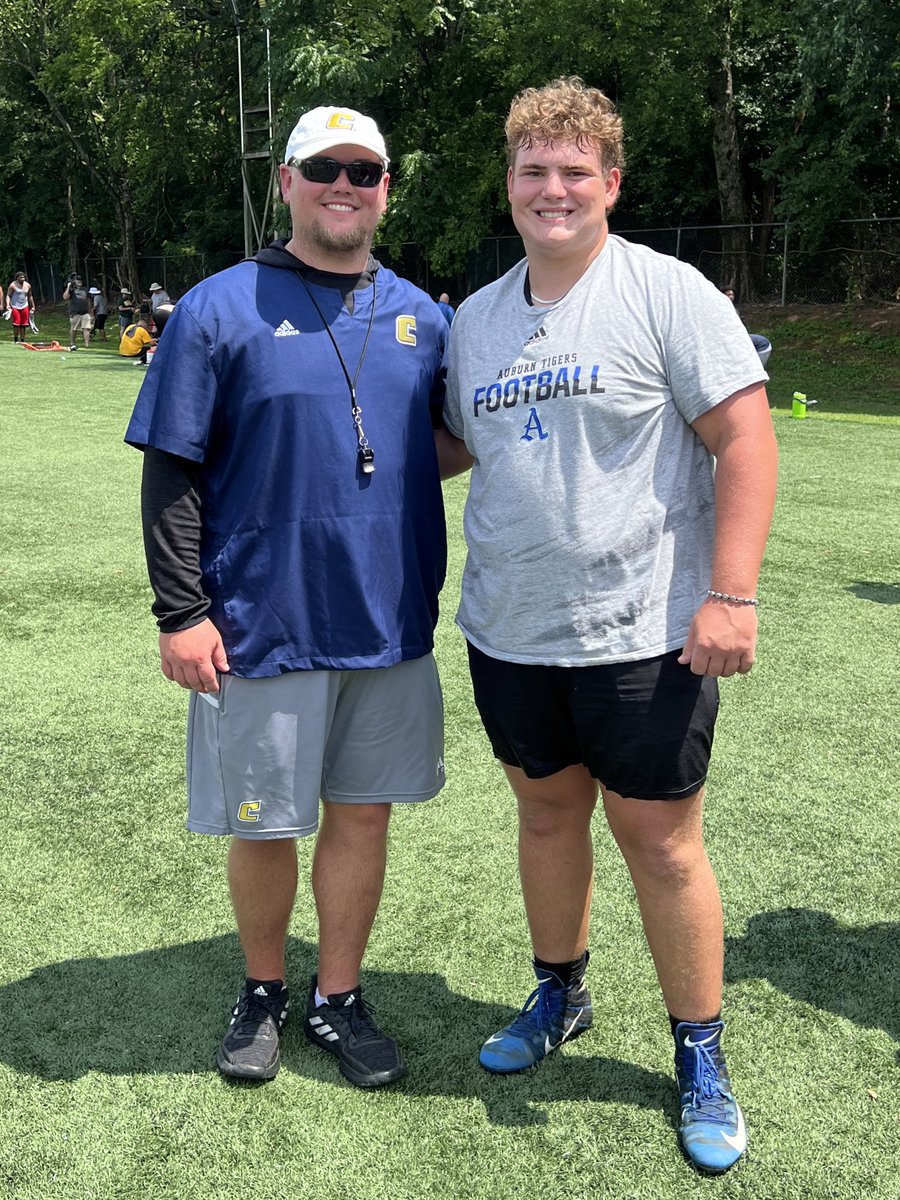 hugh_bodiford's tweet photo. Great last camp of summer @GoMocsFB . Thank you @CoachKevinRevis for the coaching and encouragement! Looking forward to visiting this season. @leytonteal88 #ClimbTheMtn 
@keithetheredge1 @CoachWagnon 
@CoachJLStanford @JWayneParnell @AHSALFBRECRUIT @AL7AFootball https://t.co/soCUK9MF1R