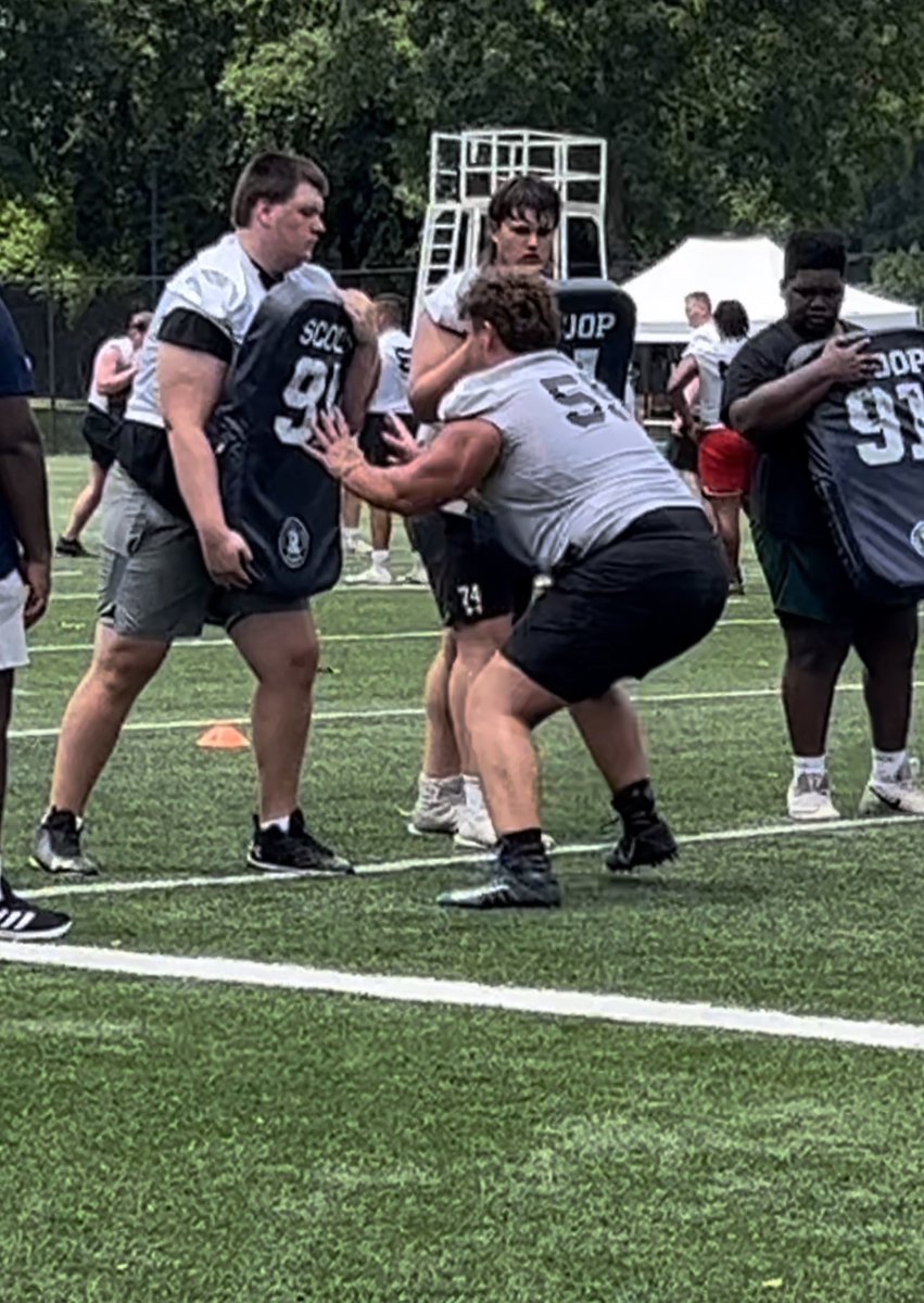 hugh_bodiford's tweet photo. Great last camp of summer @GoMocsFB . Thank you @CoachKevinRevis for the coaching and encouragement! Looking forward to visiting this season. @leytonteal88 #ClimbTheMtn 
@keithetheredge1 @CoachWagnon 
@CoachJLStanford @JWayneParnell @AHSALFBRECRUIT @AL7AFootball https://t.co/soCUK9MF1R
