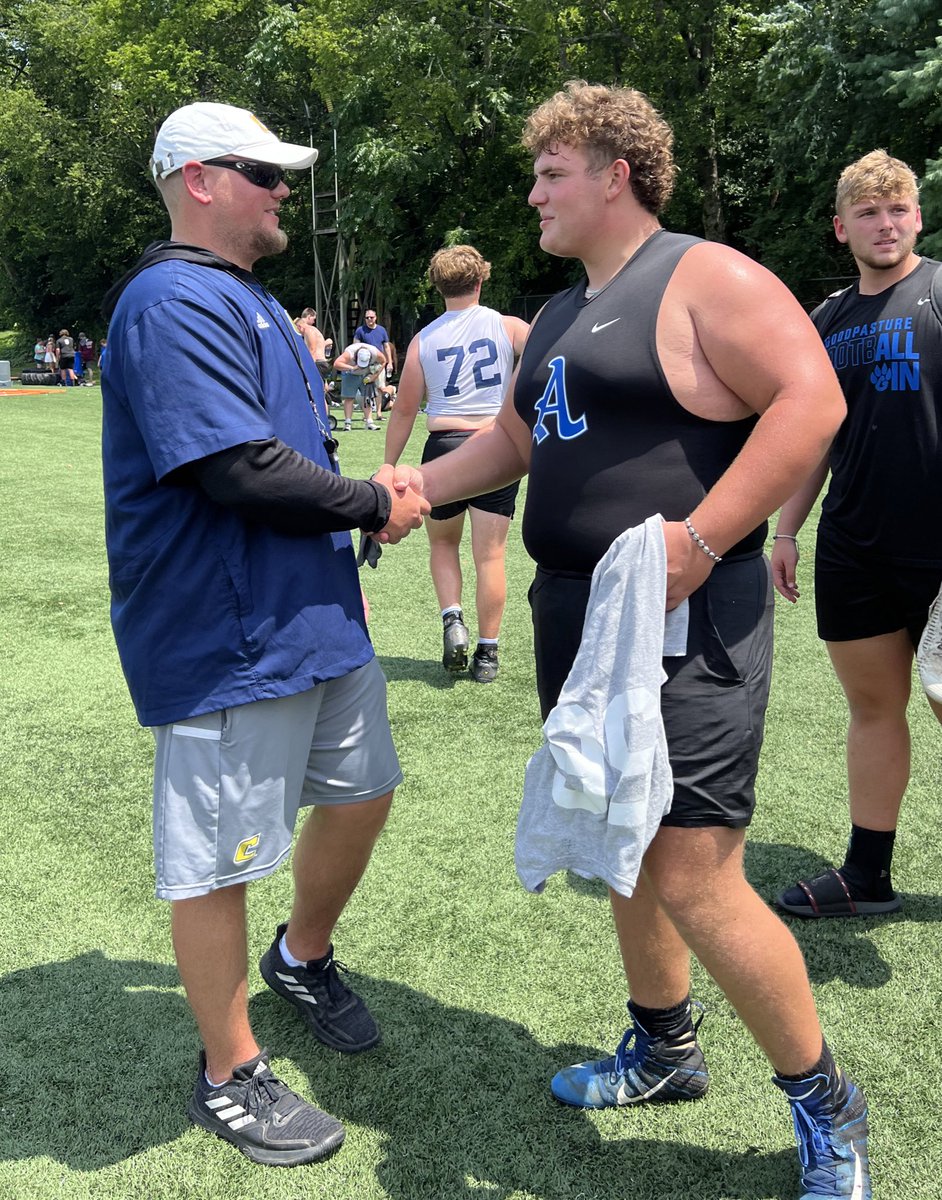 hugh_bodiford's tweet photo. Great last camp of summer @GoMocsFB . Thank you @CoachKevinRevis for the coaching and encouragement! Looking forward to visiting this season. @leytonteal88 #ClimbTheMtn 
@keithetheredge1 @CoachWagnon 
@CoachJLStanford @JWayneParnell @AHSALFBRECRUIT @AL7AFootball https://t.co/soCUK9MF1R