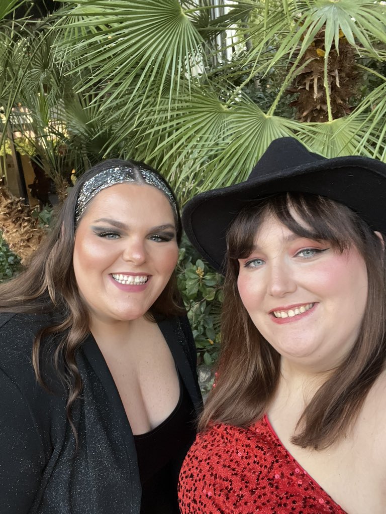 breezyb19's tweet photo. @erastourticketz Coming from 🇨🇦 with my sister. https://t.co/QZq1CAkXYh