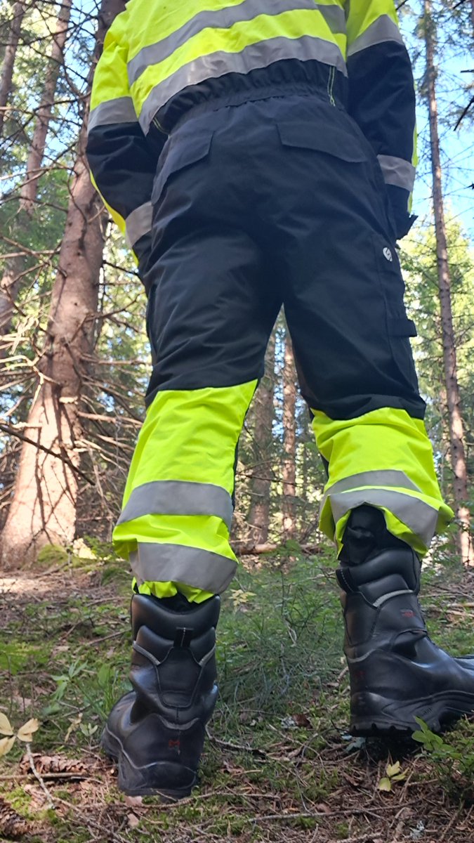 Tooby41's tweet photo. #hi_vis #coveral #workwear #arbaidklaer https://t.co/B8mfuoGvdC