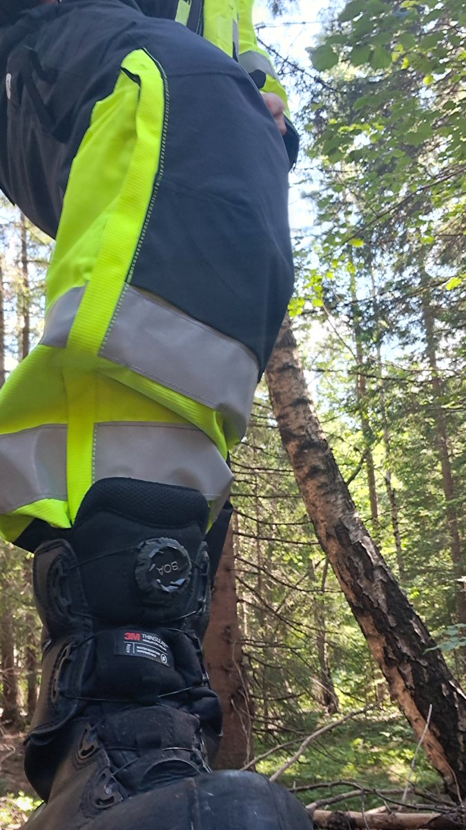 Tooby41's tweet photo. #hi_vis #coveral #workwear #arbaidklaer https://t.co/rsCyb7mXub