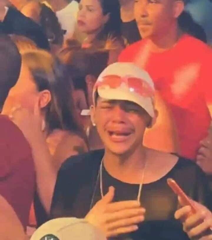 _xmemes's tweet photo. “Tem amores da vida que não são pra vida”

Eu: https://t.co/UOisY51HSO