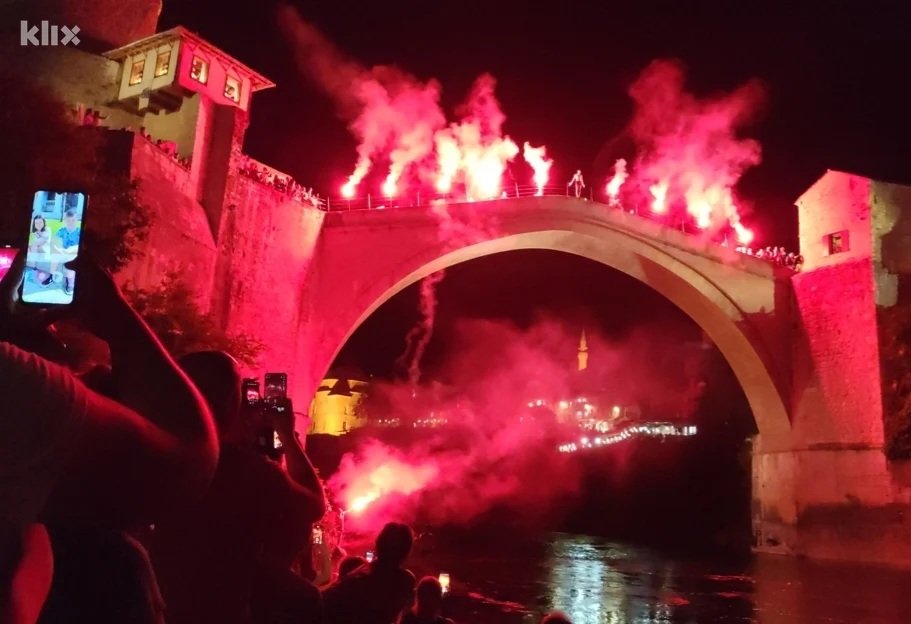 Izronio je Stari, za one što ga vole... #19godina od obnove Starog mosta