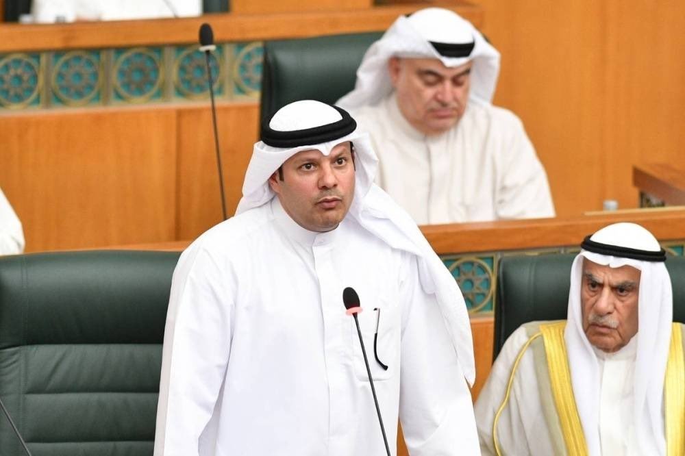 خسرت الدائرة الخامسة احد فرسانها في السباق البرلماني والذي كان لا يفرق بين اطياف المجتمع الكويتي ويخدم الكل الحضري والبدوي والشيعي والسني وكان له مواقف طيبه من جميع مطالب الشعب لكن لم يوفق في هذه الانتخابات هو النائب السابق المحامي فيصل الكندري بوعزيز  عزالله انه راعي فزعه .