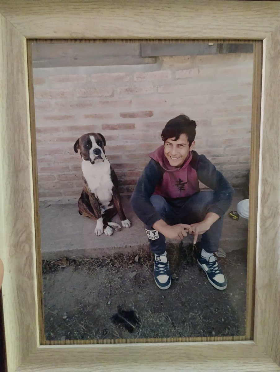 solelaciar's tweet photo. Se que Córdoba está atenta a las elecciones. Se que mañana se hablara de los resultados de hoy.... pero no se olviden que mañana en Cruz del Eje una familia espera que la justicia les dé un poquito de paz.
Mañana todos vamos a pedir #justiciaporjoaquin. Les pido un rt por favor. https://t.co/hakZgMeeJa