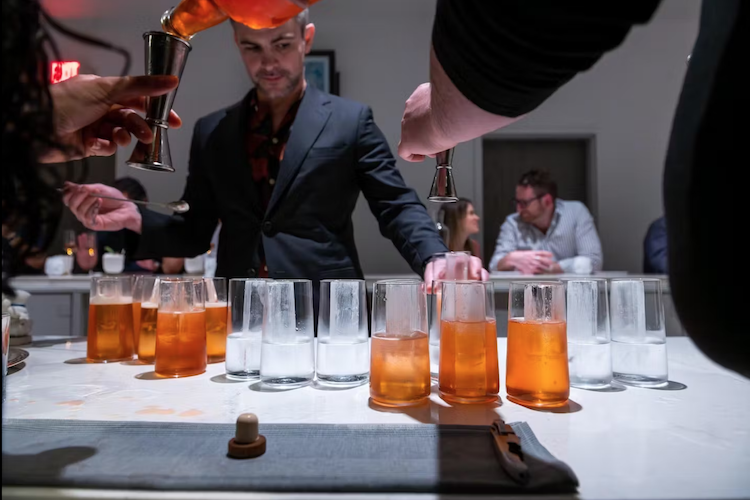 NycciNellis's tweet photo. Grab your planners…it’s time to #MYC 📅~ @hotalingandco Press Club x @Nico_de_Soto cocktail collab (7/31) + @HillCenterDC Cantonese cuisine & Spanish wines w/ @CamJanet (8/6) + #BarChinois Barbie Drag Brunch (8/6) ++
https://t.co/9BVdsDsCRg https://t.co/1OYZXODY5e