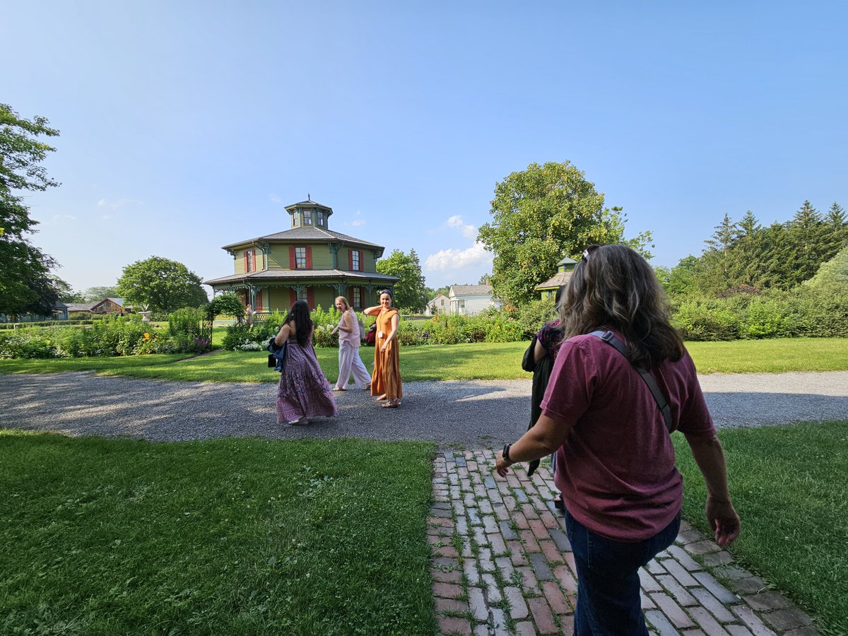 The Dickens Society tweet media