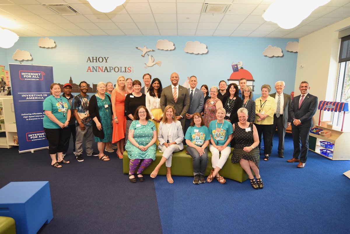 GovWesMoore's tweet photo. Maryland is working to expand broadband access and close the digital divide. 

Together with our federal partners, our administration is investing $267 million to increase connectivity, opportunity, and equity in our state. https://t.co/Nmvehky0l2