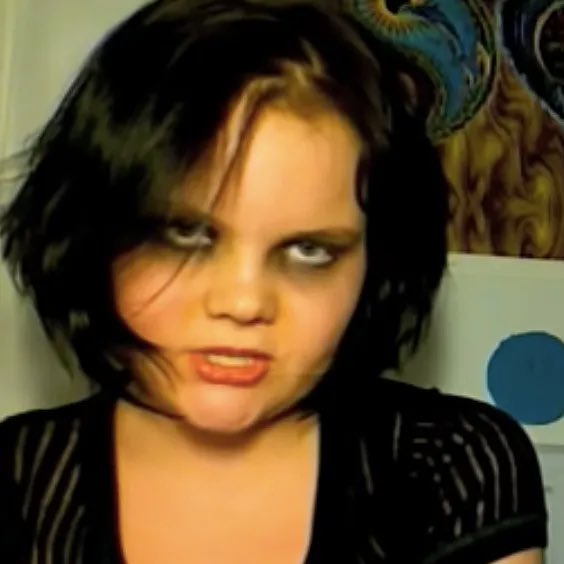 gothspiderbitch's tweet photo. in my head, canonically, these are the same person https://t.co/6wcdIcGUT4