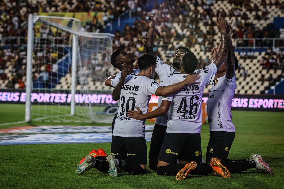 sportrecife's tweet photo. 𝐄𝐔 𝐓𝐄 𝐀𝐌𝐎, 𝐒𝐏𝐎𝐑𝐓! ♥️ https://t.co/bM8aBevjSC