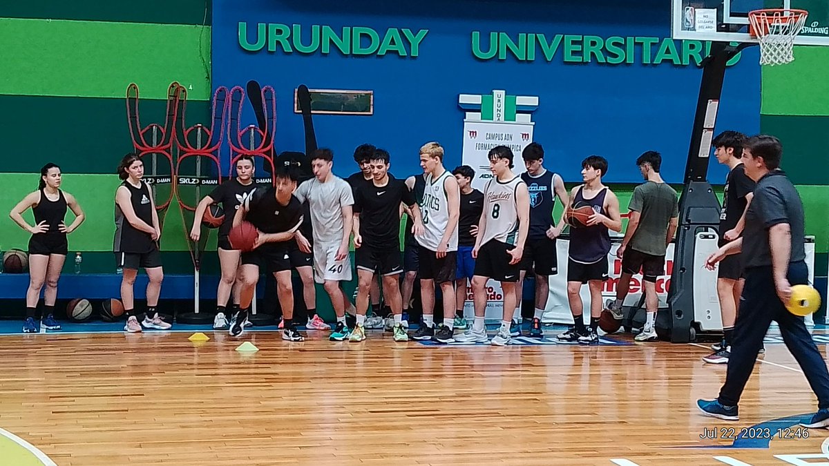84 chicos entre 9 y 18 años
4 canchas piso flotante
4 entrenadores argentinos +  Walter Herrmann. 
2 días de Campus 
3 turnos de entrenamiento. 
Gracias <a href="/ClubUrunday/">Club Urunday_oficial</a> por las instalaciones. 
Y en lo personal haber organizado este Campus será inolvidable. 
#Julio2023 
#Campus 🏀