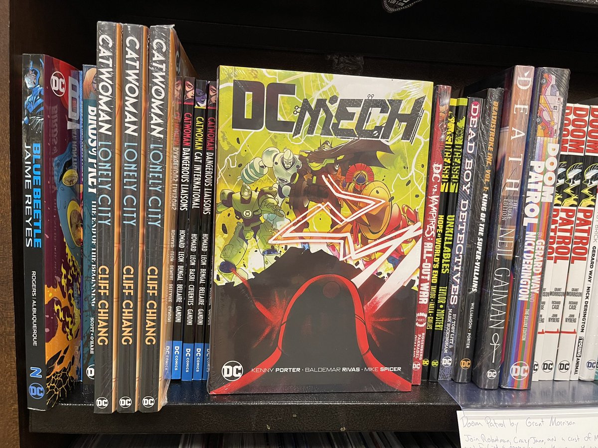 KenBlakePorter's tweet photo. Spotted #DCMech at @BNBuzz — make sure to grab your hardcover copy from @DCOfficial / @thedcnation!
Writer: @KenBlakePorter
Artist: @baldemar_rivas
Letterer: @TENapolitano
Colorist: @SpicerColor
Editor: #davewielgosz https://t.co/Fhvgzf38It
