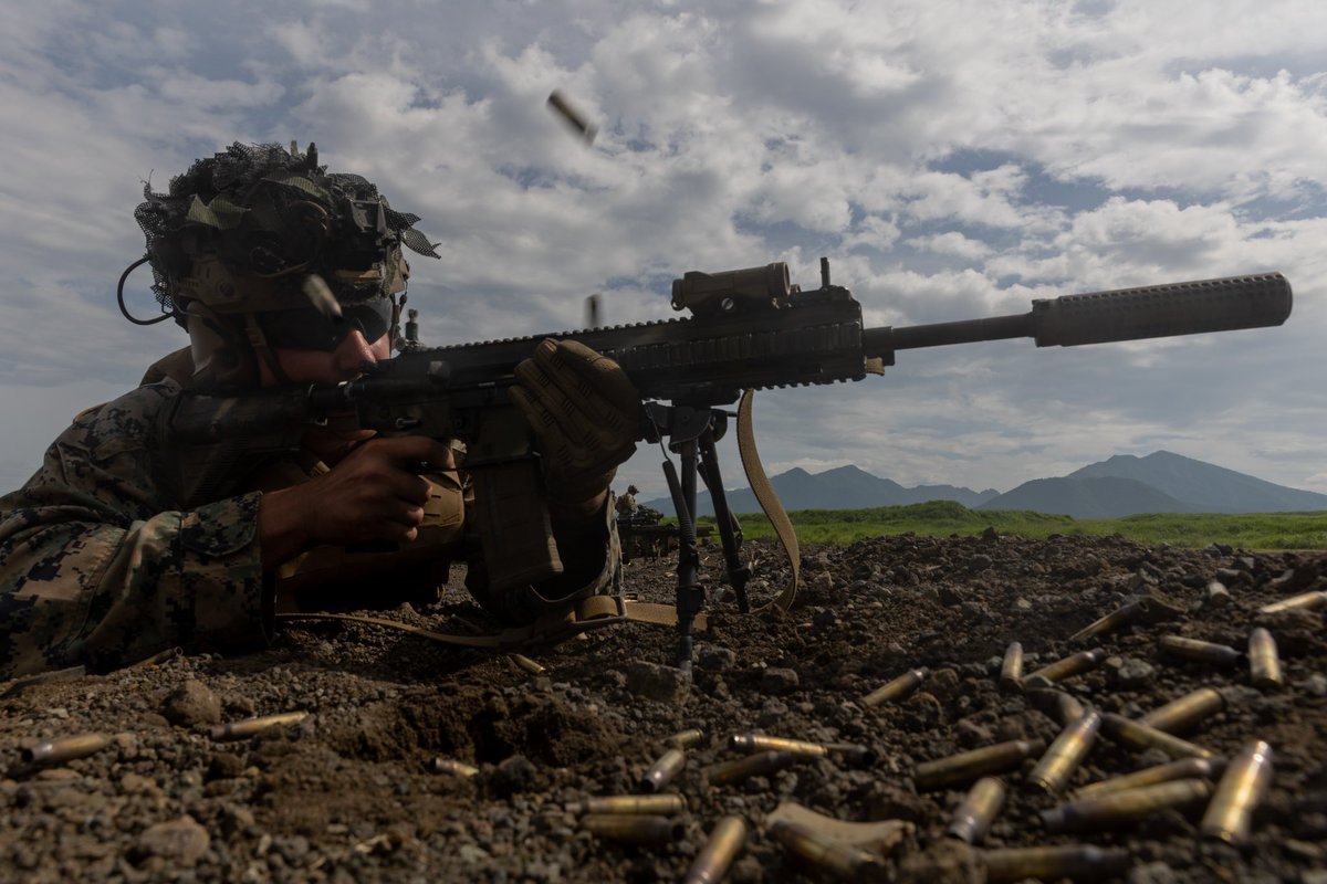 3d_Marine_Div's tweet image. Our #Marines with 3d Battalion, 6th Marines, fire on unknown distance targets during a live-fire range at Combined Arms Training Center Camp Fuji, Japan, to sustain tactical #proficiency and combat marksmanship skills.

(@USMC 📸 by Cpl Noah Masog)