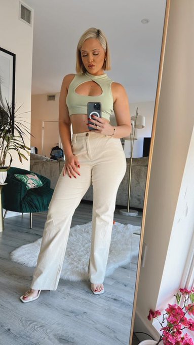 OnlyFans https://t.co/u3IOstn0SM https://t.co/KPoXc5Ldws