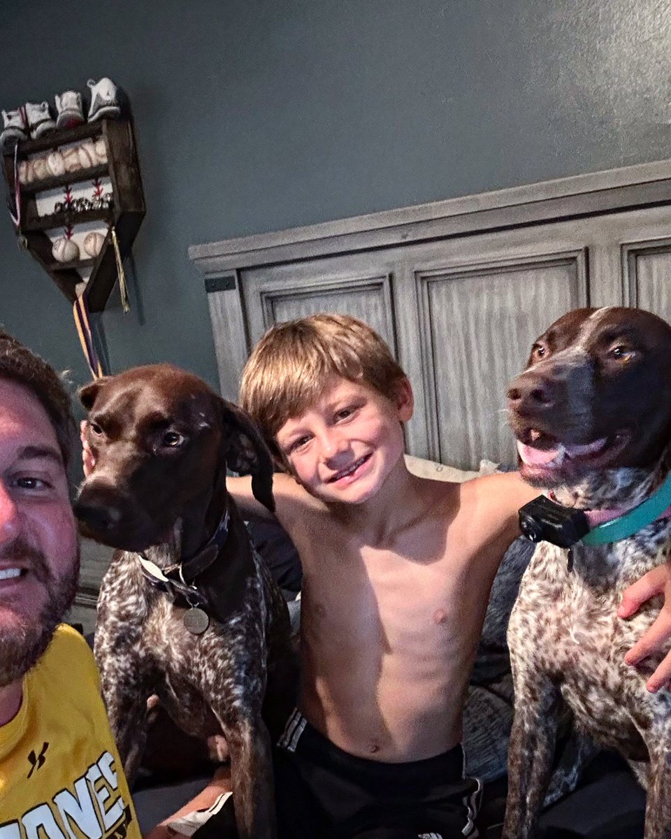 An easy goin’ weekend w/ my wife and friends was awesome but being back w these fools is way more awesomer.