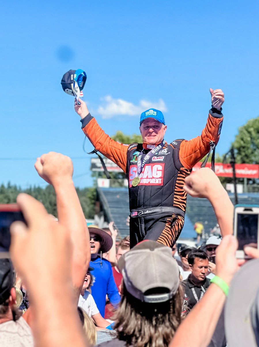 theplacetorace's tweet image. What a great finish! #winnerscircle 

#theplacetorace @nhra #northwestnats #pacificraceways #NHRA #nhracampingworld #speedforall #nhraonfox
