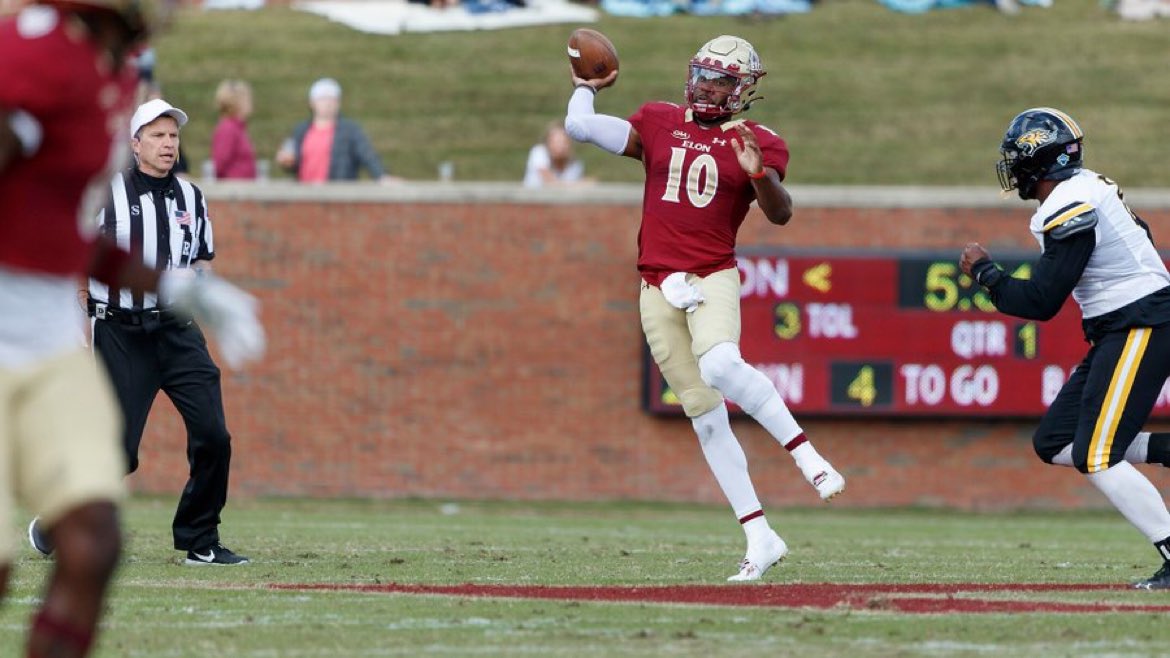 BREAKING: Former Elon star quarterback Matt McKay is working out for the New England #Patriots tomorrow, league sources tell @_MLFootball. 

McKay spent time with the Dallas #Cowboys during rookie minicamp and is an extremely intriguing prospect.