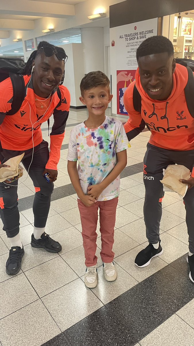babsietweets's tweet photo. @CPFC thanks for stopping for photos in NYC.  We’ll be watching and cheering for you boys!   Soccer is now!  Good Luck in Chicago guys! #soccerisnow #cpfc https://t.co/zpK95peDtm