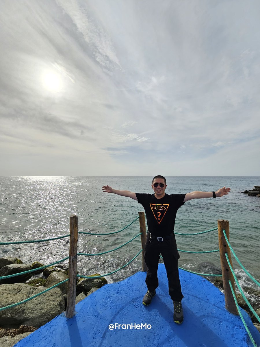 FranHeMo's tweet photo. Pura Vida ✌️ #FranHeMo https://t.co/dz4DS9Pr0Z