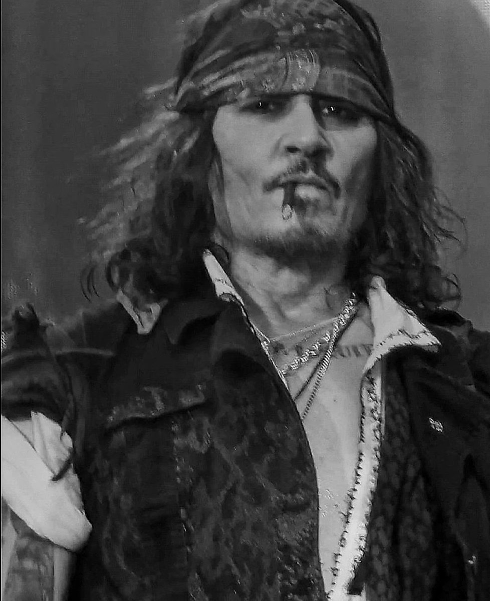 everturningtide's tweet photo. See, stunning! Why on earth would you face app this man?! 🥵🥰 (Whoever took this…👏👏👏👏👏) https://t.co/6HE9YytKgk