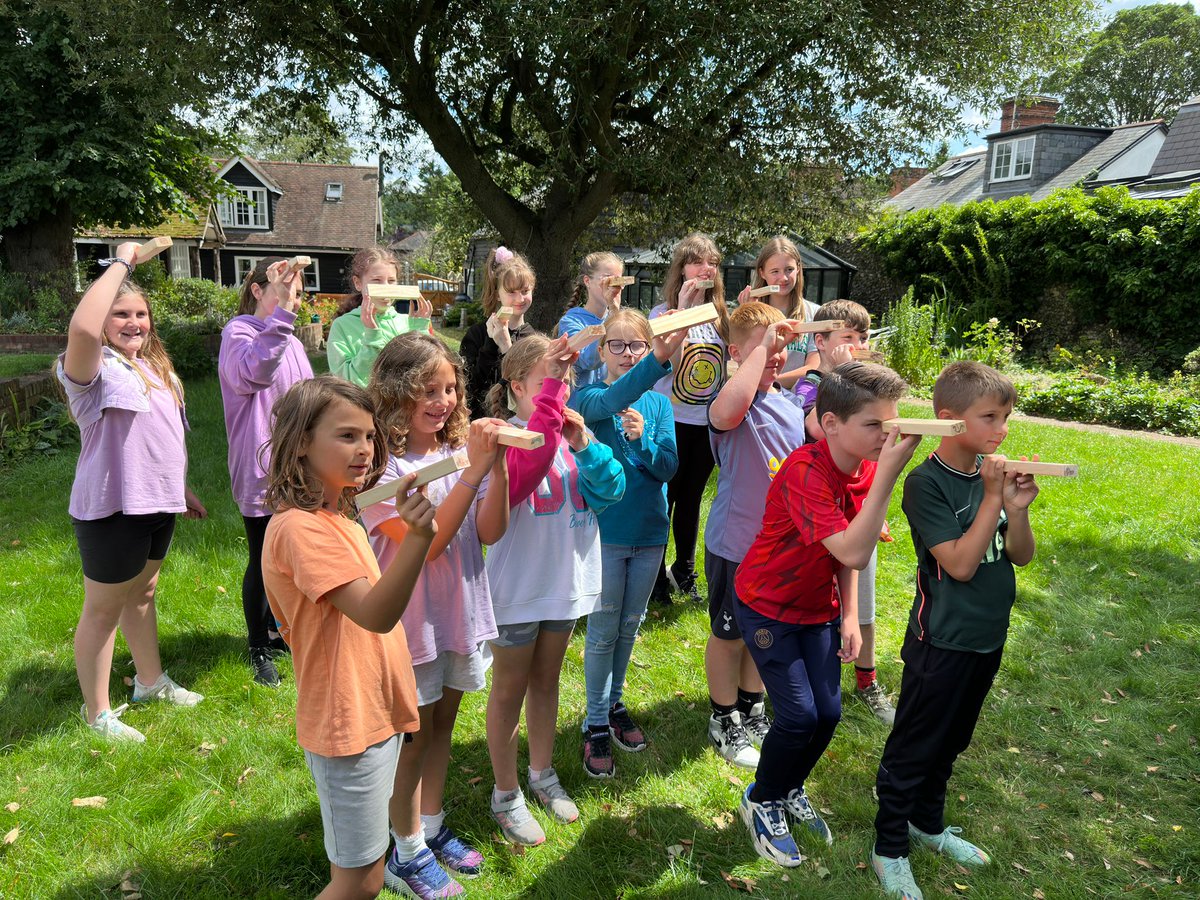 The 'Hedgehog Jenga' was brilliant for generating conversation, as each student described the picture on their block & explained how theirs supported #hedgehogs & what they could do in their own gardens. Thank you @Hedgehogfriend3 for your help & ideas with this 😘🦔🦔🦔