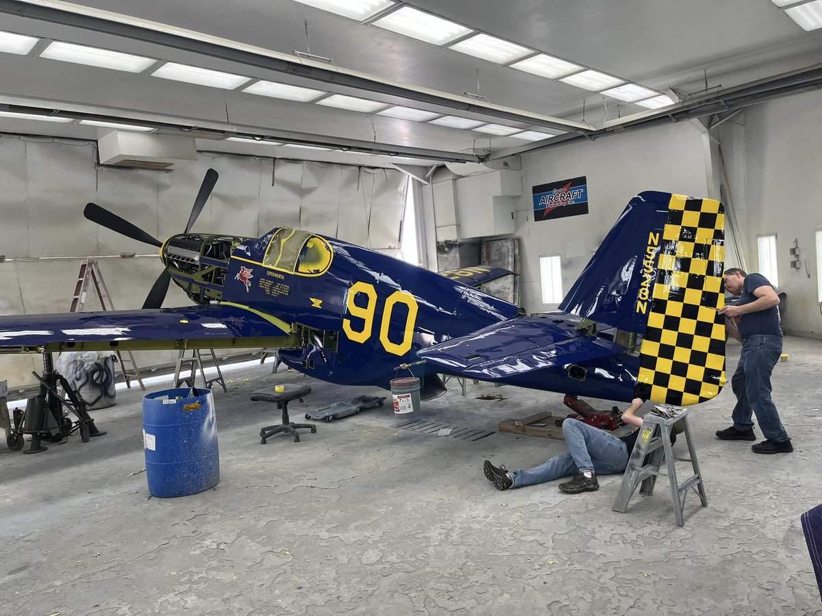 「古のエアレーサー、P-51C#90"Thunderbird"がついにレストア完成」|松田未来　Comicリュウで「夜光雲のサリッサ」好評連載中！のイラスト