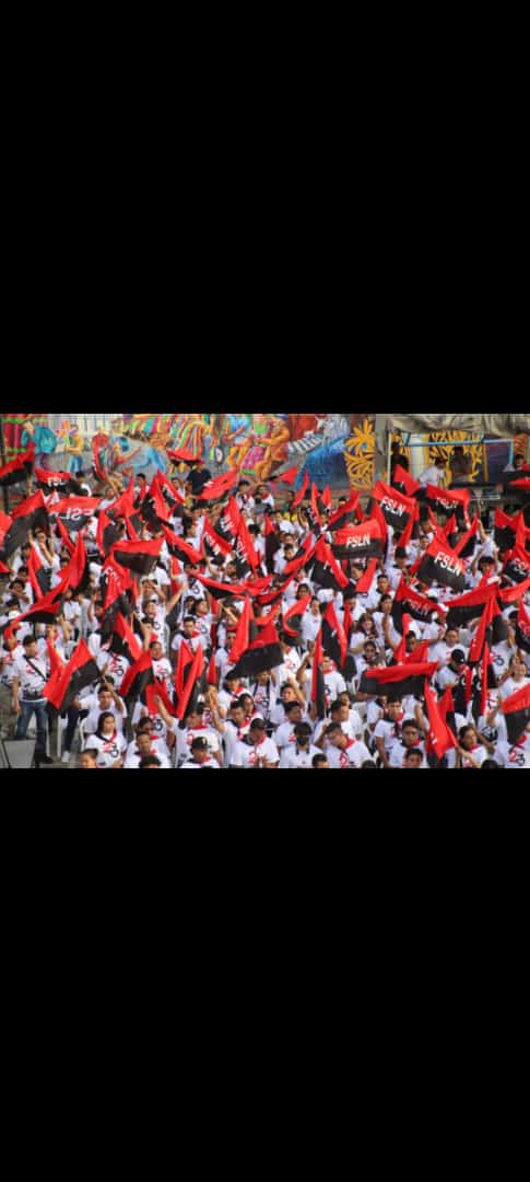 #6423SiempreMasAlla  Compromiso, lealtad, defensa de la soberanía y restitución de derechos ❤️🖤 son legados, que han dejado nuestros héroes y mártires del 23 de julio y que siempre defenderemos❤️🖤 #UVDenisSilva #LeonRevolucion