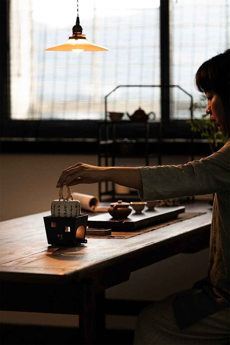 morimatea's tweet photo. All of this, just because the first light in morning.
.
.
.
#warmtea #earlymorning #chaxi #chadao #teamat #tablecloth #teapotcollector #zisha #teatray #ornamental #decoration #pottedplants #quiettimes #peaceful #slowlifediary #tealover #teaclub #enjoymoment #expression #morimatea https://t.co/brPfVIoLz7