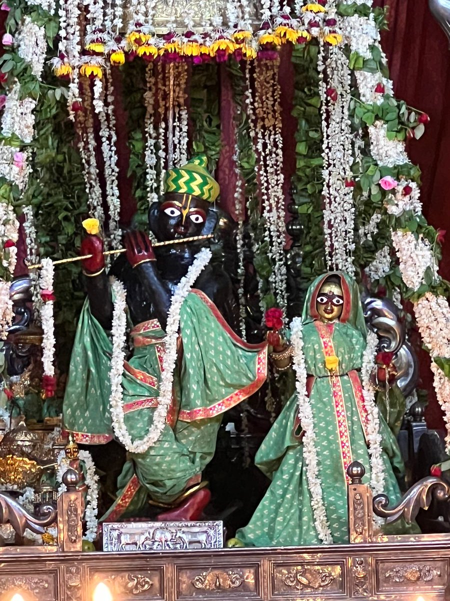 RealDronacharya's tweet photo. जय जय श्री राधे 
🙏🙏 https://t.co/KwNwNQuwi2