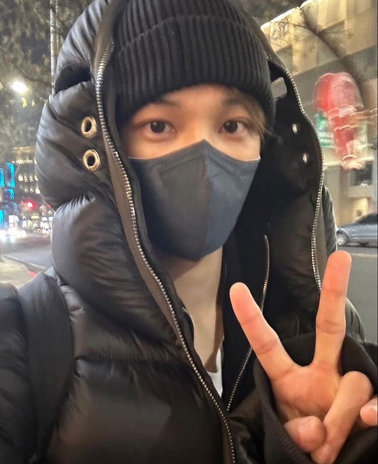 SimonBridge_'s tweet image. Cold.