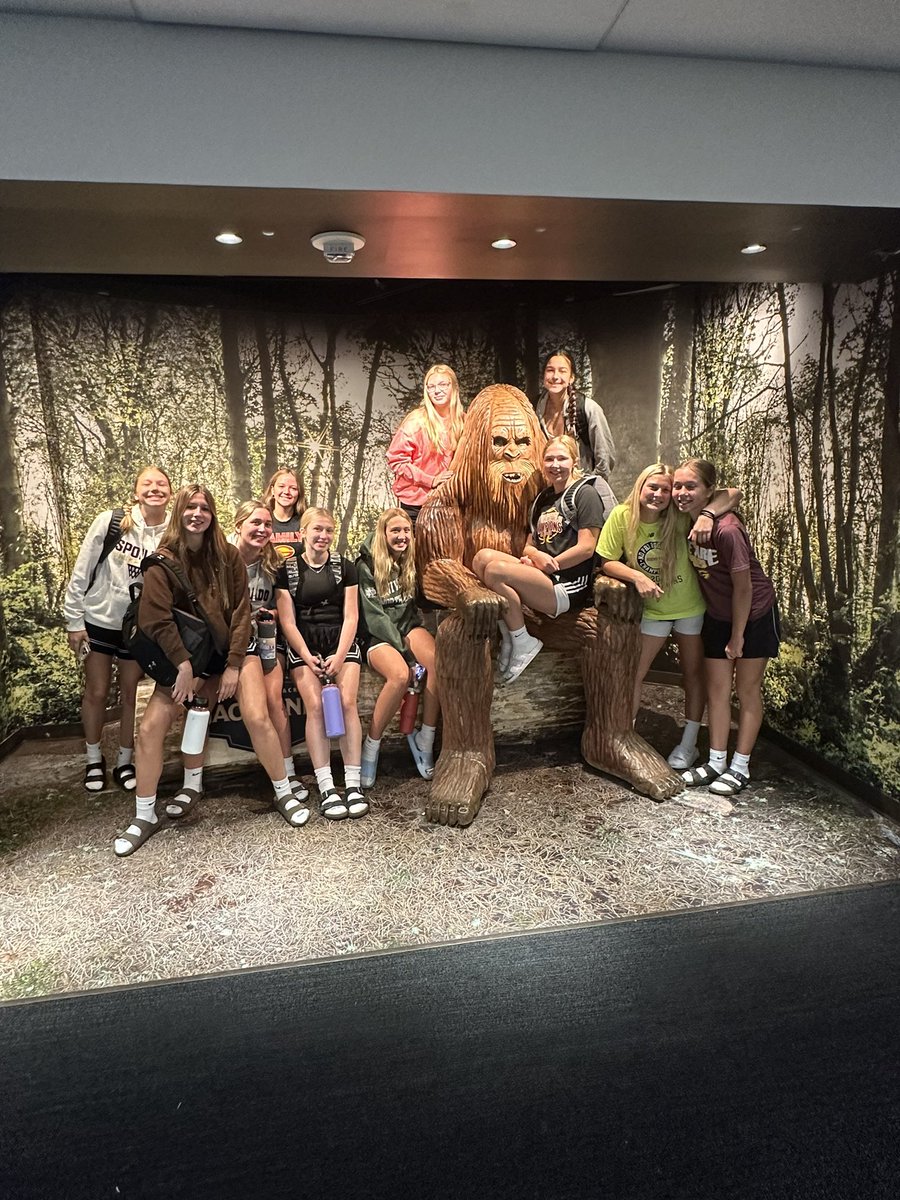 SpoilersGirls's tweet photo. And that’s a wrap for summer!
A little team bonding and a great experience playing at the Target Center before the Lynx’s game.  #grateful https://t.co/6RVCL00iNF