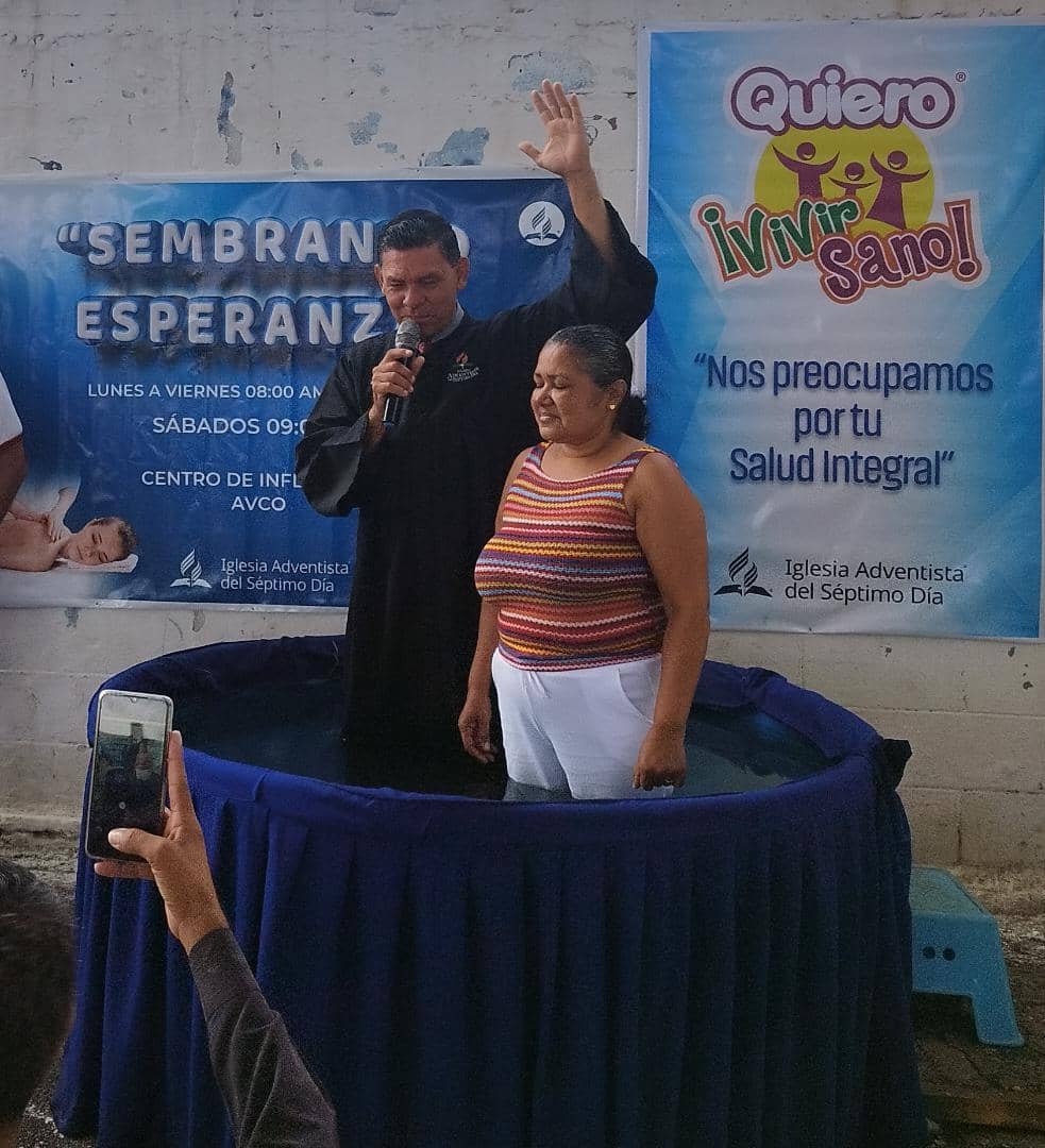 uvoccidental's tweet photo. La actividad continuará durante la semana del 22 al 29 de julio, como parte del programa de cierre, dónde aunada a esta gran jornada de salud integral, se estará realizando en el lugar por las noches, una mega campaña evangelística del mismo nombre "Quiero Vivir Sano y Feliz. https://t.co/9fGnmnEtXN