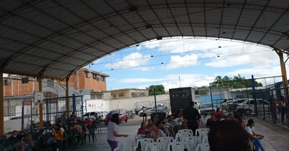 uvoccidental's tweet photo. Dede hace una semana inició la cuarta fase del Proyecto Evangelistico de la Salud "Quiero Vivir Sano y Feliz", en la Asociación Venezolana Centro Occidental con el apoyo de la Unión Venezolana Occidental y la Fundación Sonrisas de Jesús... https://t.co/FdLy2n9OAX