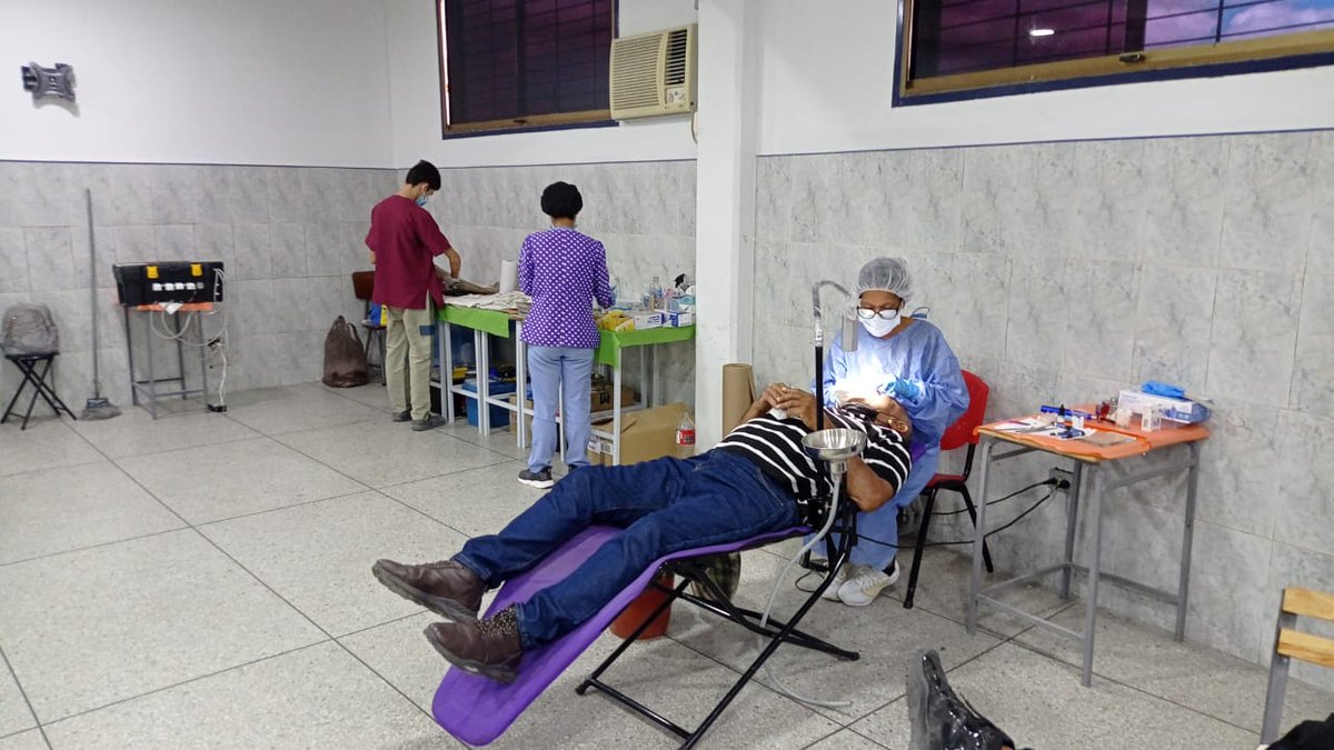 uvoccidental's tweet photo. ...habilitada como Sala de Espera, para ser atendidos en los distintos salones, acondicionados como consultorios, en los que se les ofrecen servicios de: https://t.co/EcnAL5oyzk